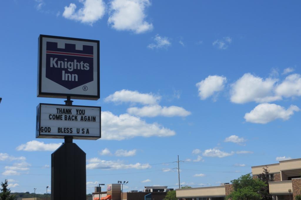 Knights Inn Canton Lake Cable Exterior foto