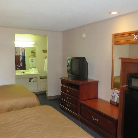 Knights Inn Canton Habitación foto